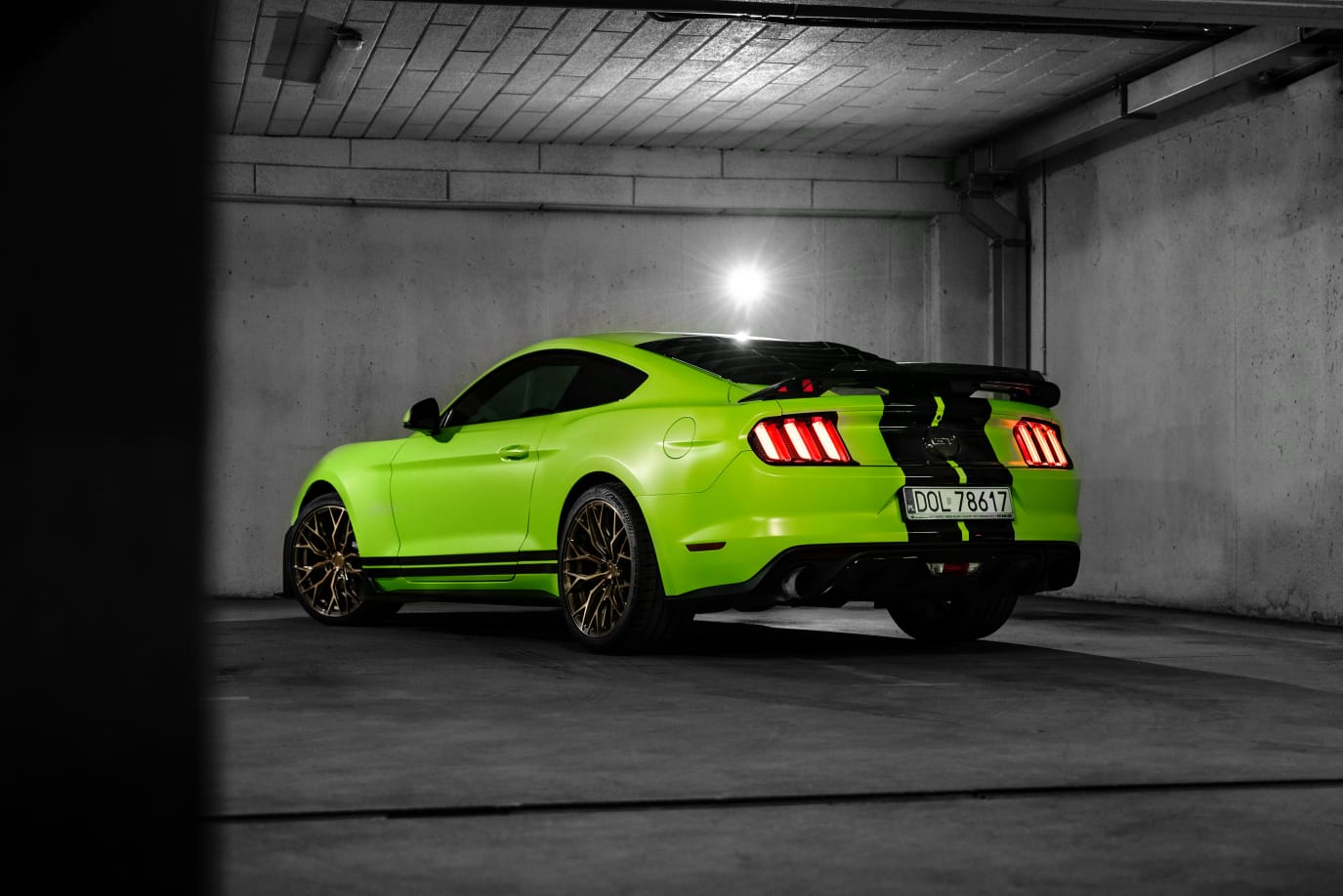 Ford Mustang — Studio